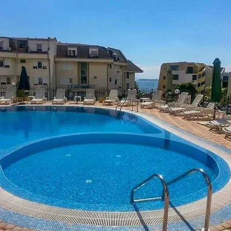 Olive Luxury Few Steps Away From The Sandy