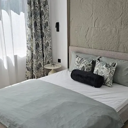 Апартамент Olive Luxury Few Steps Away From The Sandy