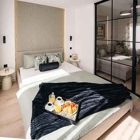Olive Luxury Few Steps Away From The Sandy